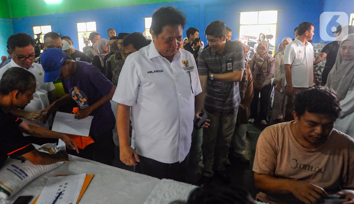 Diketahui, BLT El Nino dicairkan dalam dua tahap, yakni bulan pertama sekitar =November sejumlah Rp 200 ribu, dan bulan berikutnya, Desember Rp 200 ribu, dengan total per keluarga akan mendapatkan Rp 400 ribu. (merdeka.com/Arie Basuki)