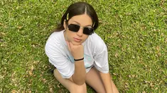 Salah satu fashion item favorit Rebecca Klopper adalah kacamata. Selain melindungi dari sinar matahari, penampilan kekasih Fadly Faisal ini terlihat semakin menawan dan keren mengenakan kacamata. (Liputan6.com/IG/@maudykoesnaedi)