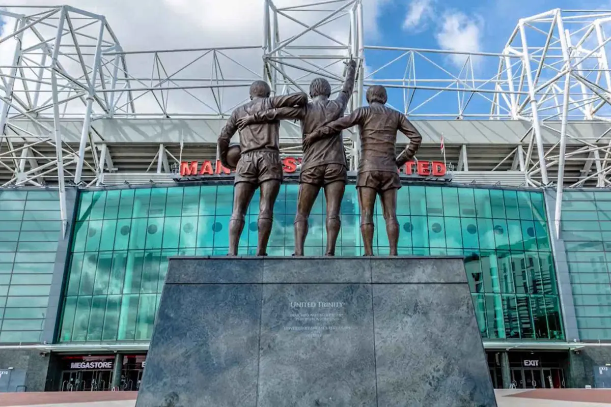 Ilustrasi Manchester United, Old Trafford