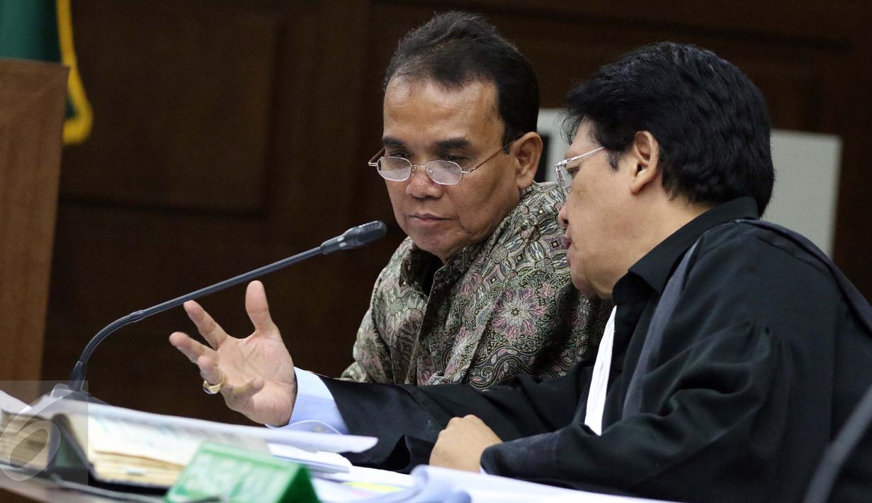 Edy Nasution diduga menerima hadiah uang Rp1,5 miliar, Rp100 juta, 50 ribu dolar AS dan Rp50 juta untuk mengurus sejumlah perkara terkait perusahaan Lippo Group di Pengadilan Negeri Jakarta Pusat, Jakarta, Rabu (14/9). (Liputan6.com/Helmi Afandi)