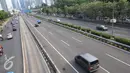Sejumlah ruas jalan di Jakarta tampak lengang saat unjuk rasa besar-besaran terjadi di Jakarta, Jumat, (4/11). Aksi Damai 4 November ini terkait dugaan penistaan agama oleh Basuki `Ahok` Tjahaja Purnama. (Liputan6.com/Helmi Afandi) 