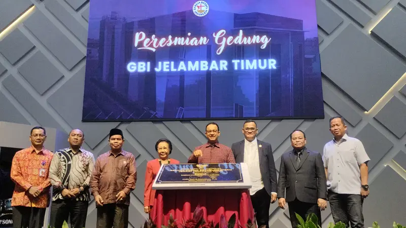 Gubernur DKI Jakarta,  Anies Baswedan saat meresmikan  Gedung Gereja Bethel Indonesia (GBI) jemaat Jelambar Timur, Penjaringan, Jakarta Utara.