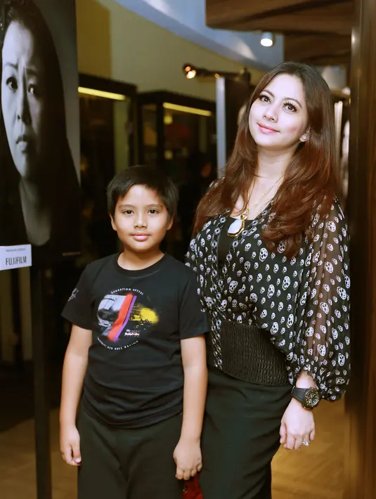 Ibu satu anak ini mengaku senang bermain dengan karakter, di mana dalam FTV ia dituntut untuk memerankan karakter yang berbeda di setiap judulnya. Lain dengan sinetron yang hanya membutuhkan beberapa scene dalam satu episode. (Galih W. Satria/Bintang.com)
