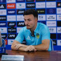 Jop van der Avert menjalani laga perdanya bersama PSIM Yogyakarta saat bersua Persik Kediri pada laga pekan ke-21 BRI Super League di Stadion Gelora Joko Samudro, Gresik, Jawa Timur, Jumat (13/2/2026) sore WIB. (dok. PSIM Yogyakarta)