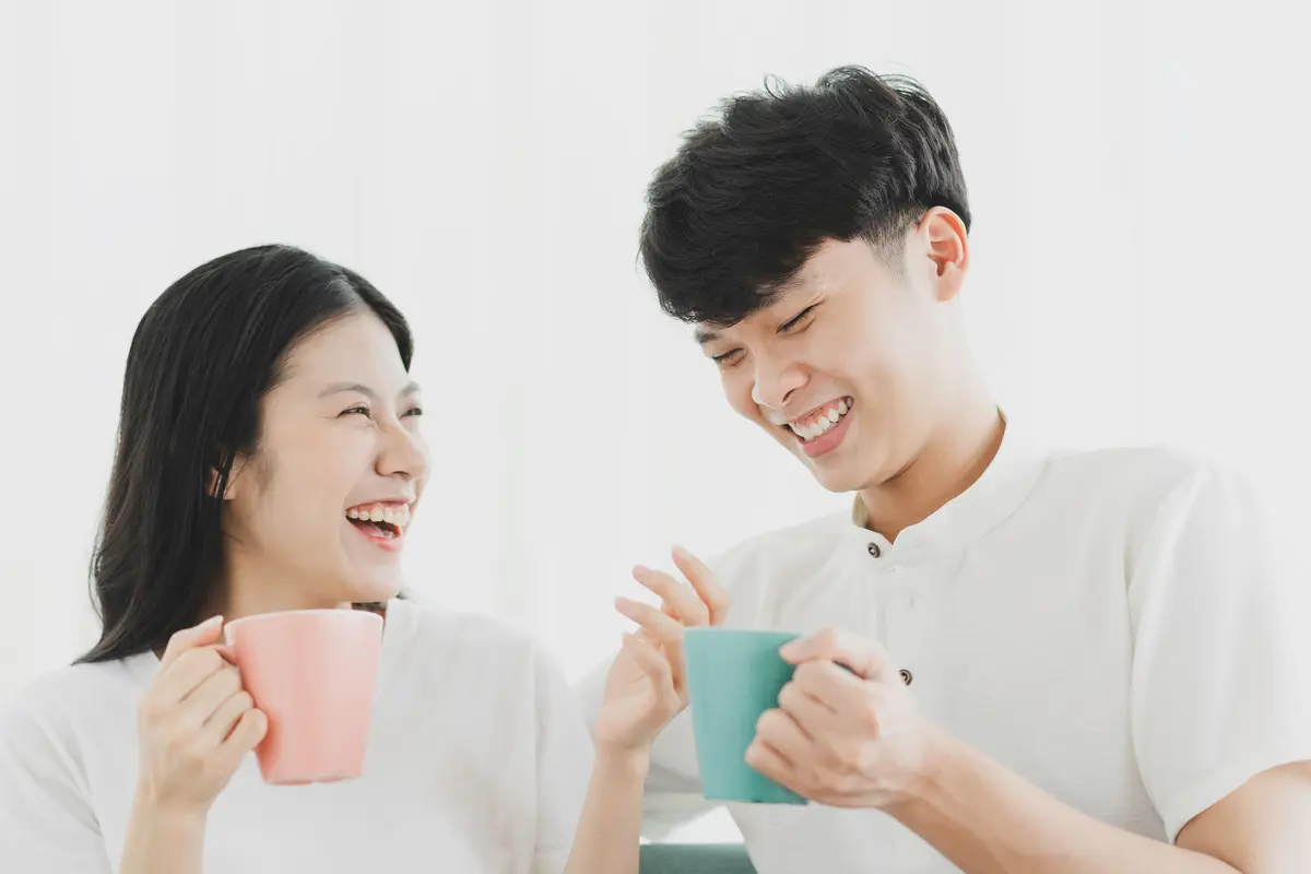 perempuan dan pasangan april 2