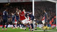 The Gunners tampil mendominasi dalam laga tersebut dengan penguasaan bola mencapai 55 persen. Dari segi peluang, Arsenal melepaskan 22 tembakan dengan 9 mengarah ke gawang. (AP/Ian Walton)