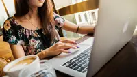 11 Ide Bisnis Digital untuk Fresh Graduate Perempuan yang Ingin Kerja Fleksibel dari Rumah