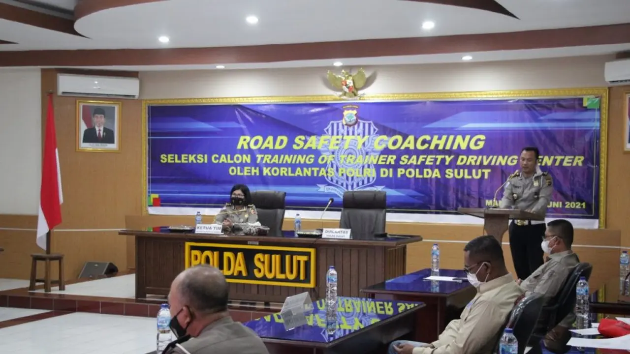 Kunjungan Tim dalam rangka melakukan seleksi calon Trainer of Training (ToT) Safety Driving Center di Polda Sulut dan seluruh jajaran.