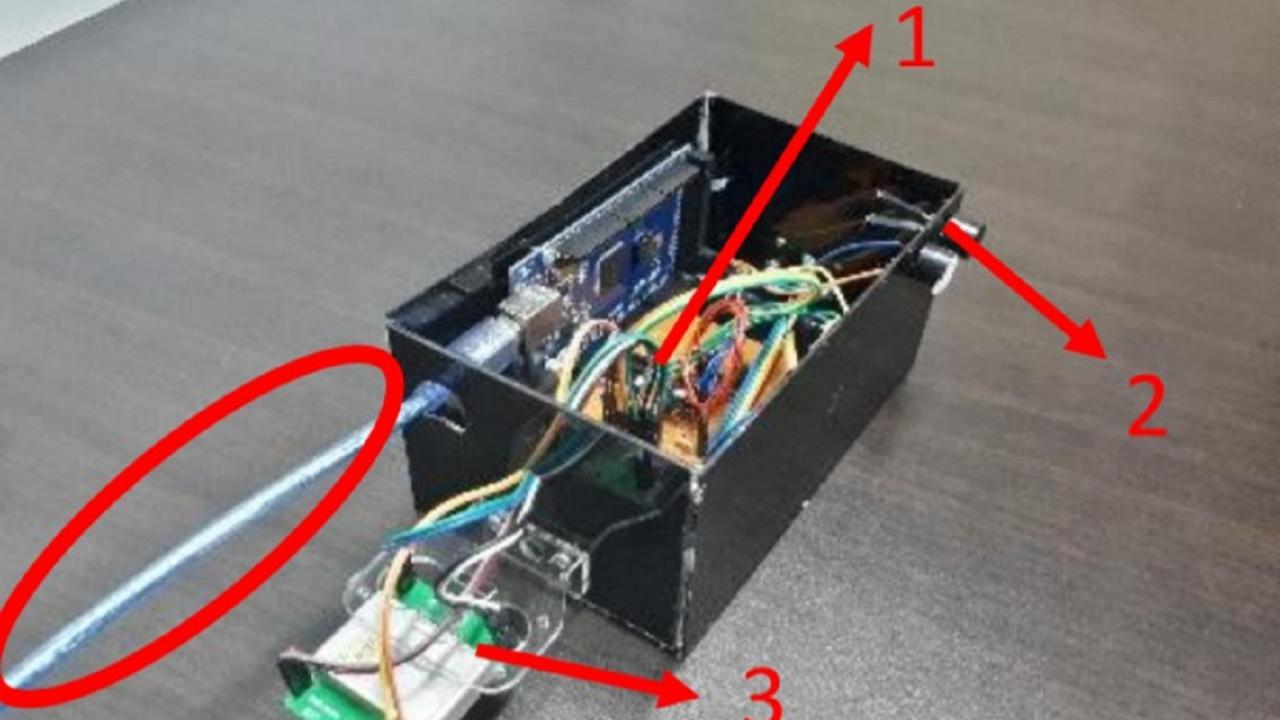 Alat pendeteksi tsunami karya pakar ITS. (Dian Kurniawan/Liputan6.com)