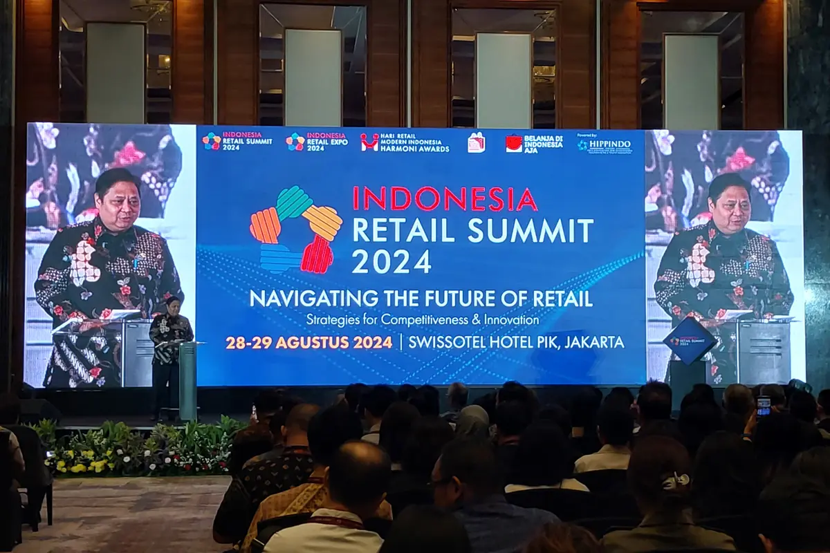 Menteri Koordinator Bidang Perekonomian Airlangga Hartarto  dalam Indonesia Retail Summit 2024, di Pantai Indah Kapuk (PIK), Jakarta, Rabu (28/8/2024). (Arief/Liputan6.com)