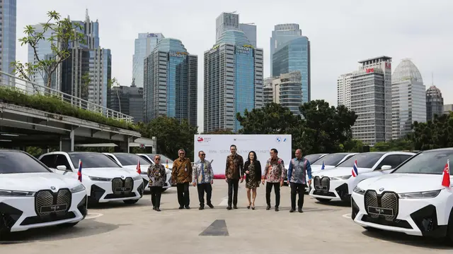 13 Mobil Litrik BMW iX Resmi Jadi Mobil KTT ASEAN 2023