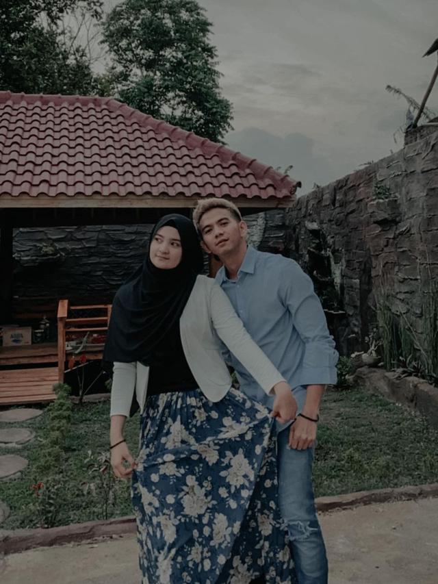 5 Potret Ridho 2R dengan Kekasih, Dikabarkan Segera Menikah