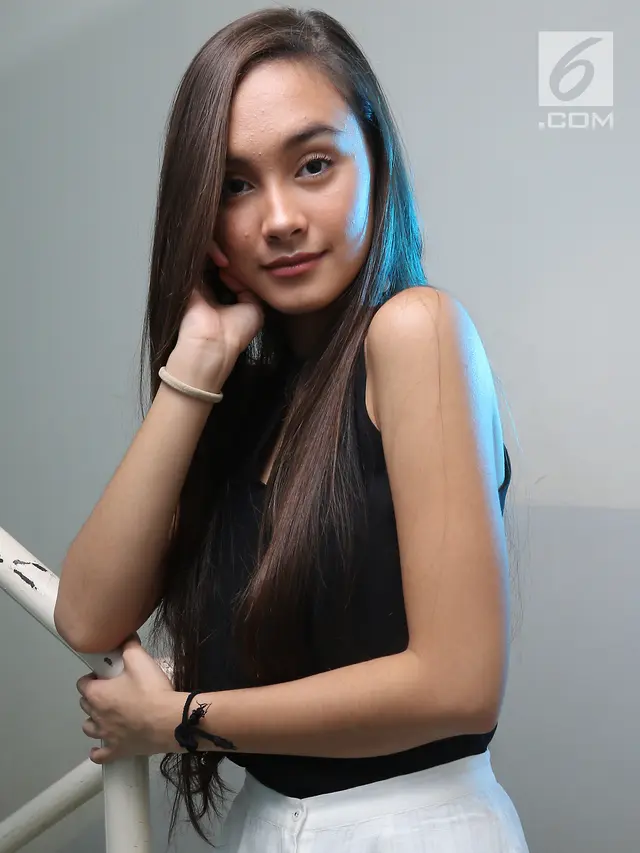 Pemain film Surat Cinta Untuk Starla, Caitlin Halderman