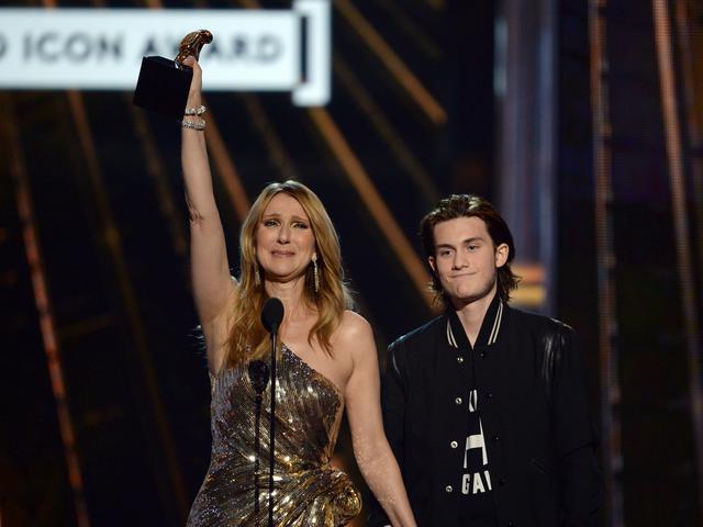 Tangis Haru Celine Dion Di Billboard Music Awards News Entertainment Fimela Com