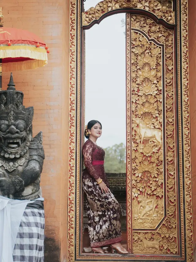Potret Kahiyang Ayu Rayakan Hari Raya Nyepi dengan Kebaya Bali, Kompak dengan Dua Buah Hati