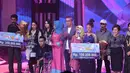 Berhasil menjadi juara pertama, Fildan memboyong sejumlah hadiah dari Indosiar dan sponsor yakni berupa uang tunai senilai Rp 250.000.000. Selain itu, ia juga mendapat hadiah Rumah dari Gubernur Sulteng dan Walikota Baubau. (Deki Prayoga/Bintang.com)