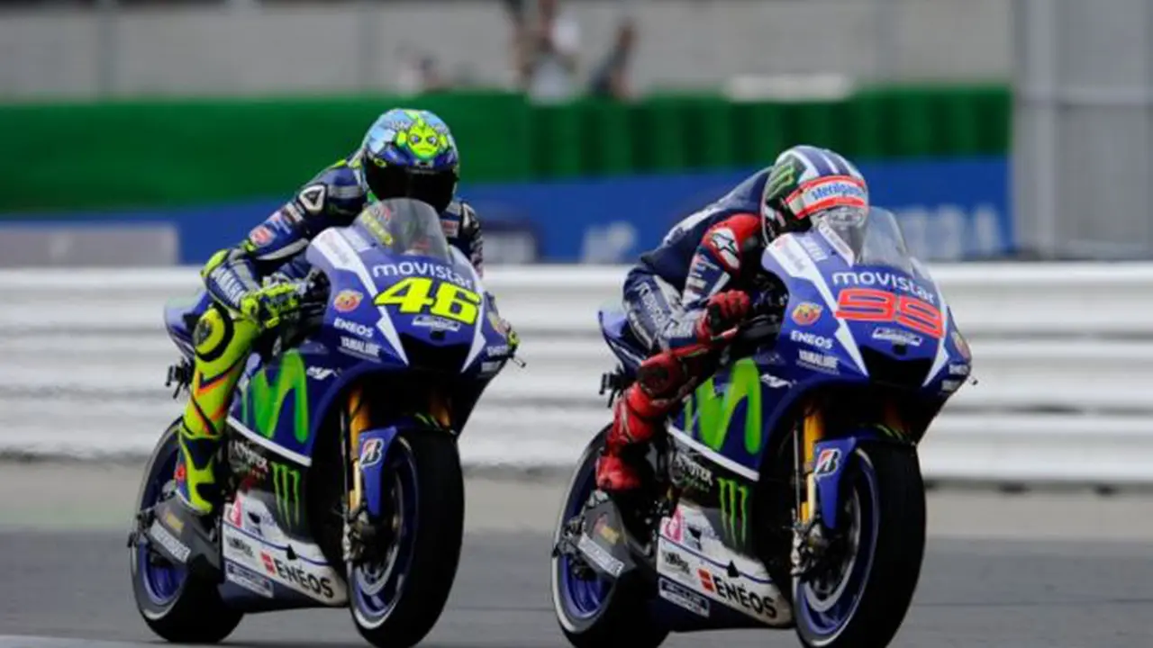 Valentino Rossi vs Jorge Lorenzo