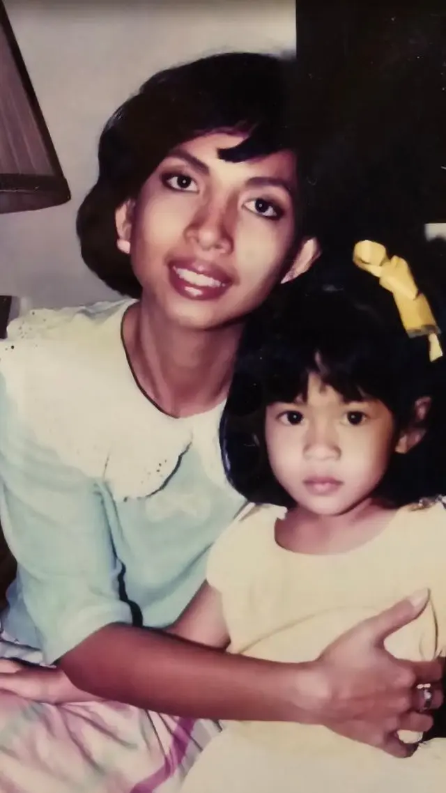 6 Potret nostalgia Dian Sastrowardoyo dari kecil sampai remaja, terselip kenangan bareng Ibnu Jamil