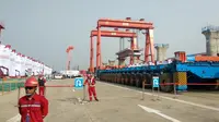 PT Kereta Cepat Indonesia-China (KCIC) pemasangan girder pertama proyek kereta cepat Jakarta-Bandung pada Senin (30/9/2019).