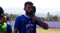 Bek Persib Bandung, Bojan Malisic. (Bola.com/Erwin Snaz)