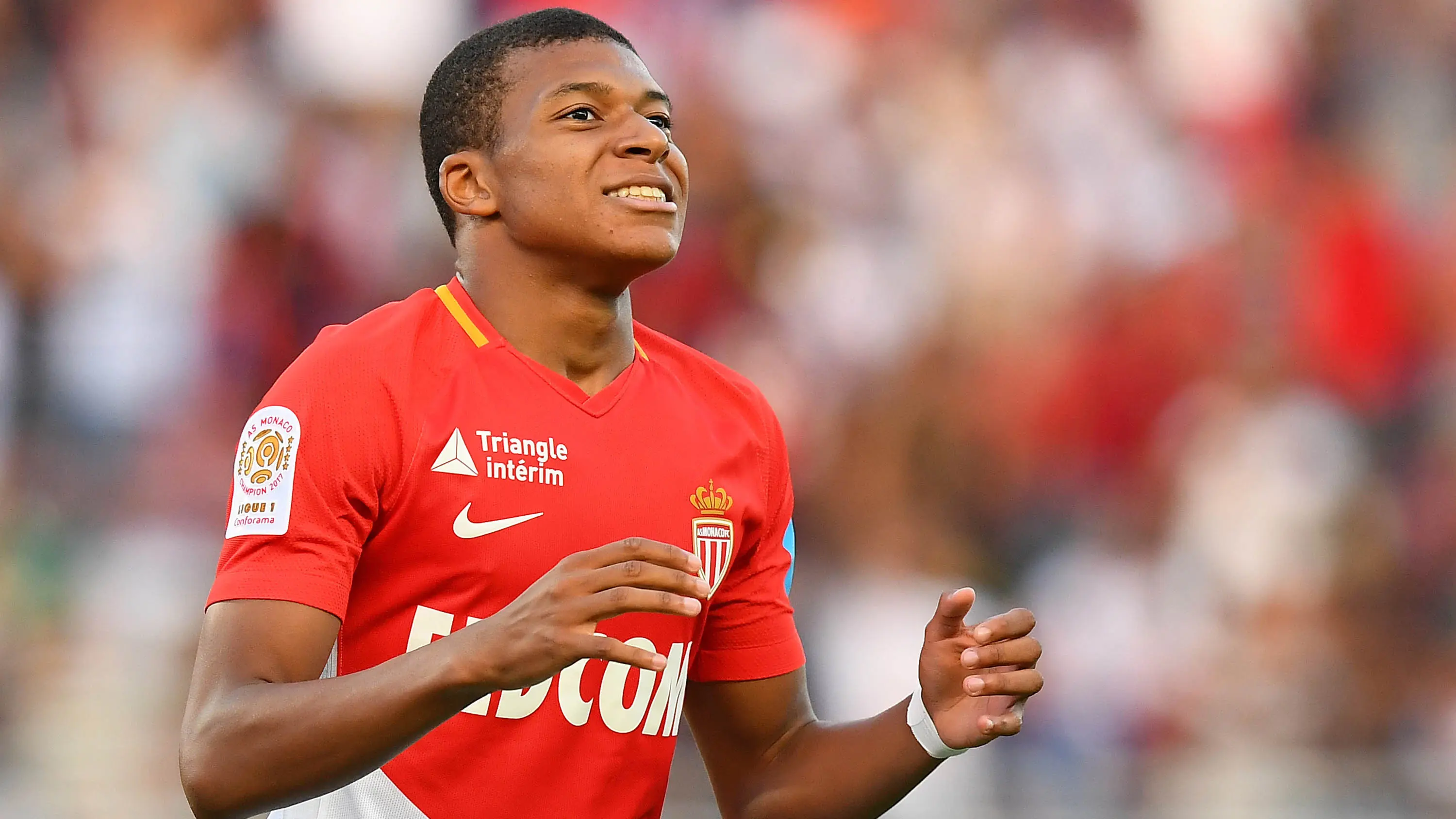 Kehadiran Kylian Mbappe di PSG nanti semakin menguatkan formasi tim beesutan  Unai Emery. (AFP/Franck Fife)