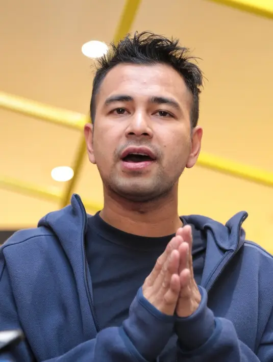  "Di Mango Bomb kita jadi owner nih bareng teman-teman semua. Senang juga sih bisa belajar bisnis juga. Tancapkan bisnis dimana aja," tuturnya. (Adrian Putra/Bintang.com)