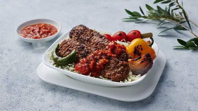 Permintaan Makanan Vegan Meningkat 40 Persen, Emirates Siapkan Lebih dari 300 Resep Makanan Berbasis Nabati