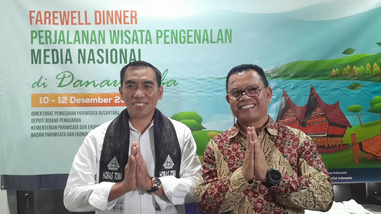 Bupati Toba, Poltak Sitorus saat menghadiri acara Farewell Dinner Perjalanan Wisata Pengenalan Media Nasional di Danau Toba