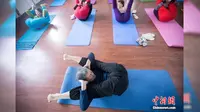 Dua dekade terakhir ini yoga mulai mendapatkan popularitasnya di seluruh dunia sebagai bentuk latihan yang mempromosikan kesehatan mental.