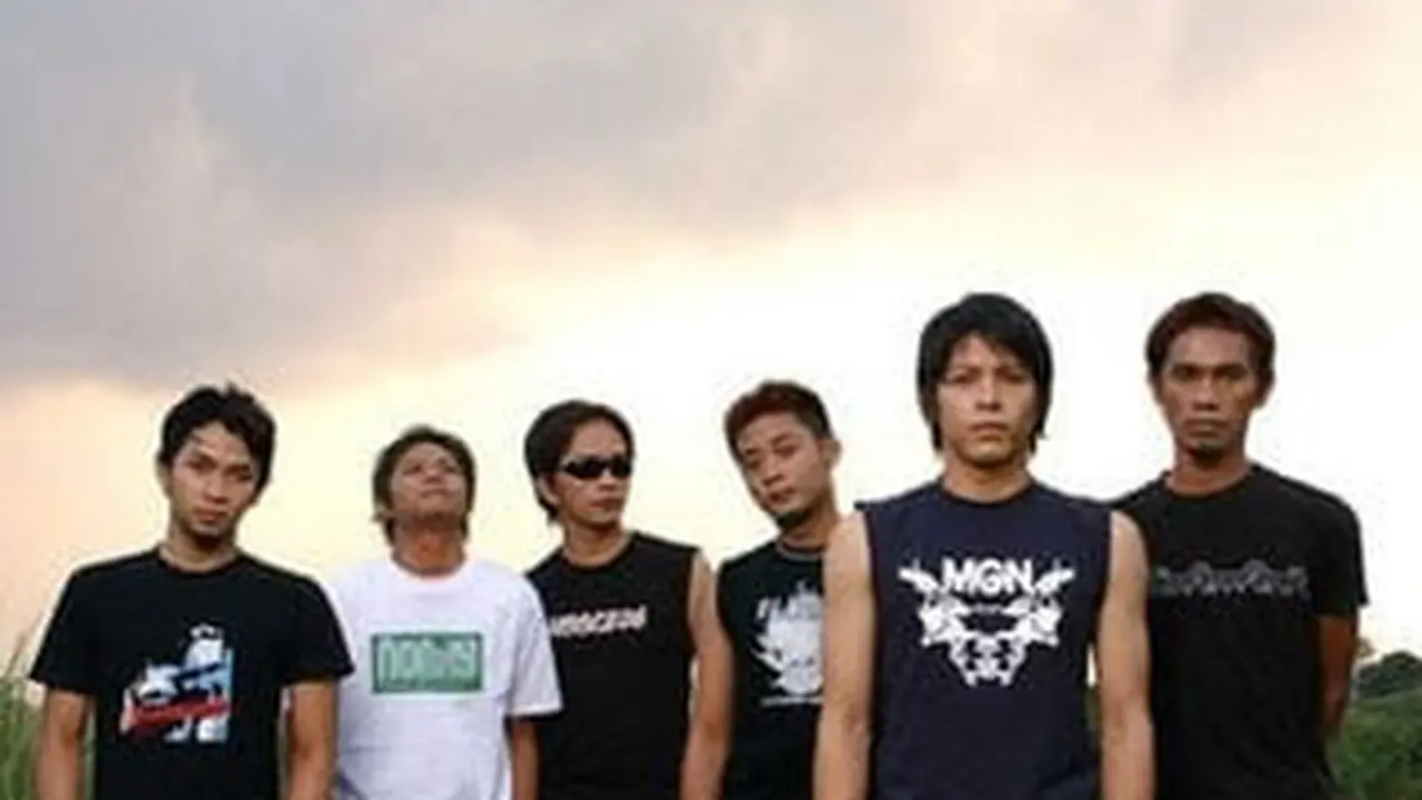 6 Foto Lawas Peterpan Formasi Komplit Sebelum Andika dan Indra Hengkang 2006