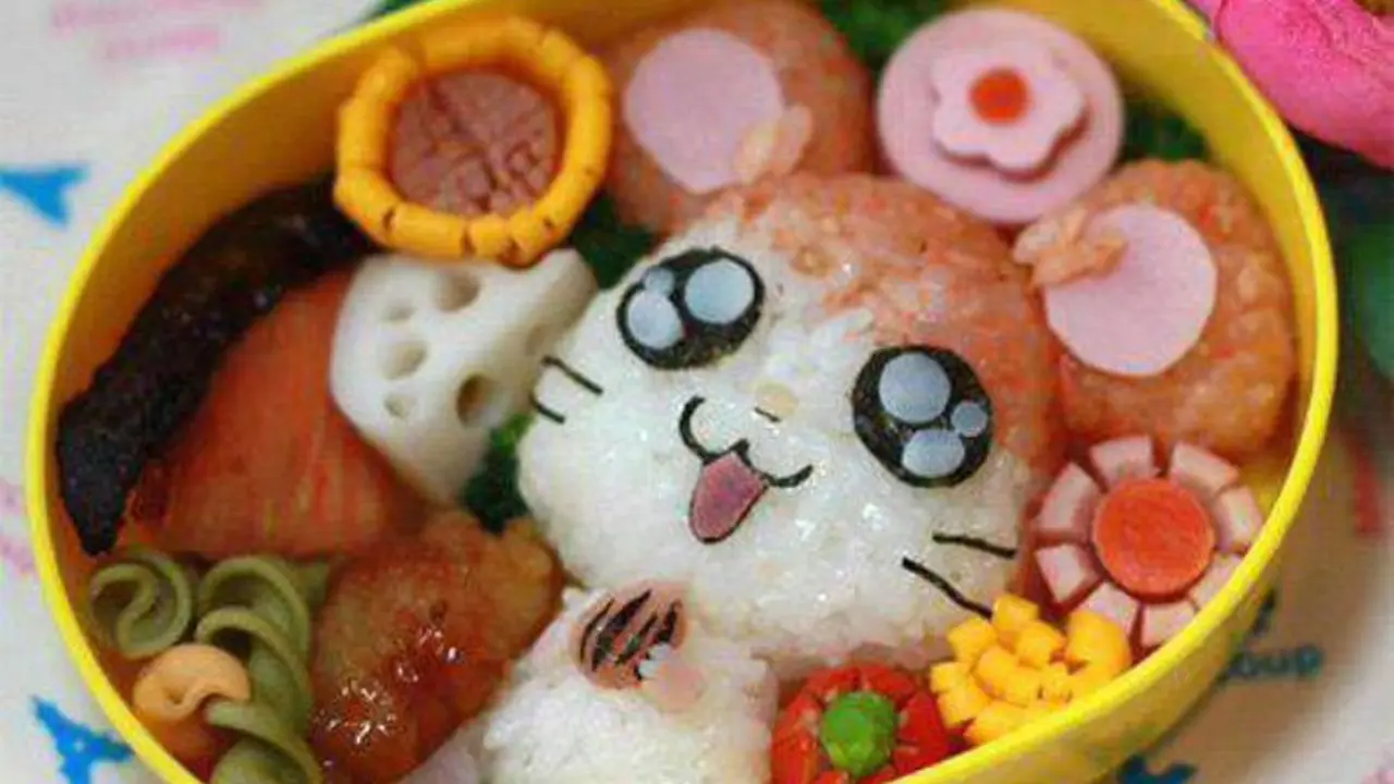 Kreatif, Bento Ini Dibentuk Seperti Tokoh Kartun