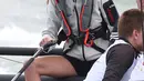 Kate Middleton berpartisipasi dalam perlombaan perahu King's Cup Regatta di Cowes, lepas pantai selatan Inggris pada 8 Agustus 2019. Ini adalah kali pertama kalinya, Kate mengenakan celana pendek dalam delapan tahun terakhir, sejak menjadi anggota kerajaan. (AP Photo)