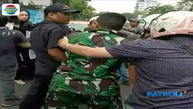 Kasus perkelahian antara pria berseragam TNI dan pengemudi mobil di Jakarta Timur kini ditangani aparat kepolisian.