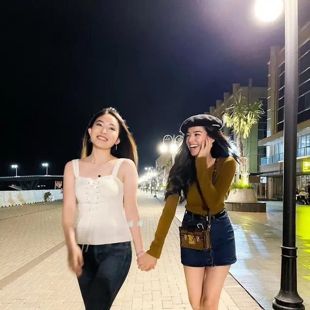 6 Potret Kebersamaan Natasha Wilona dan Susan Sameh, Bak Kakak Adik