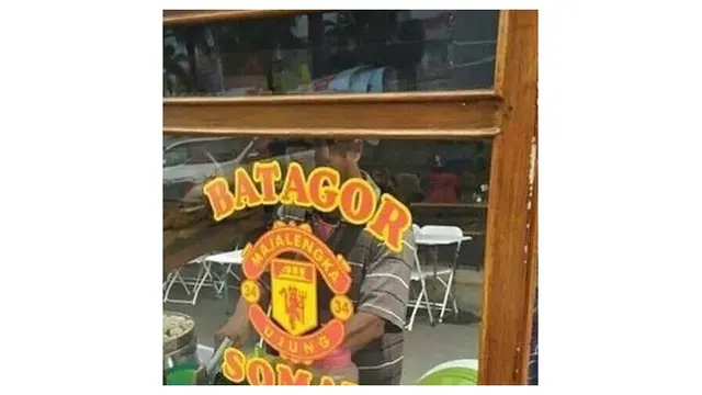 8 Plesetan Tulisan Spanduk Warung Makan Ini Bikin Tepuk Jidat