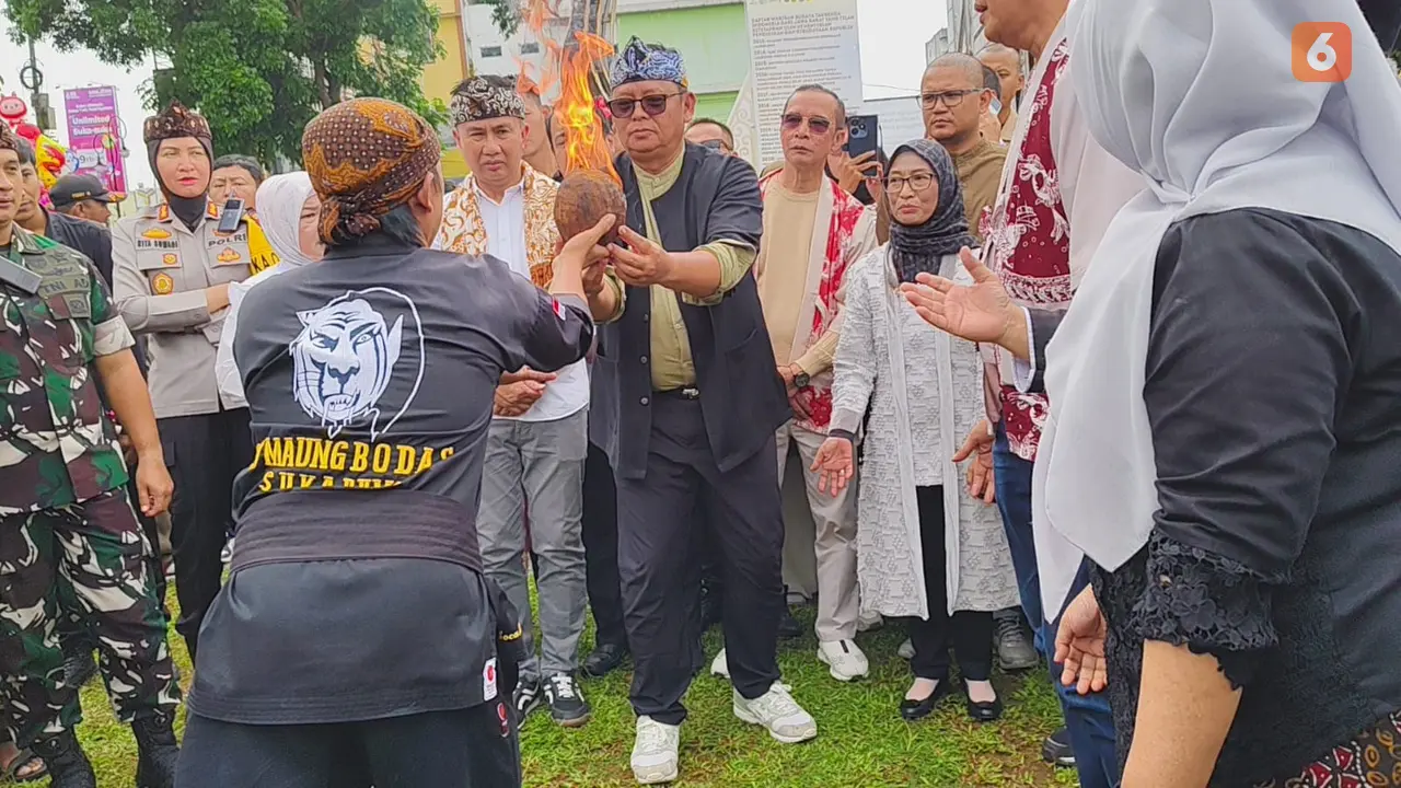 Permainan tradisional boles pada festival Pekan Kebudayaan Daerah Jawa Barat di Lapang Merdeka Kota Sukabumi (Liputan6.com/Fira Syahrin).