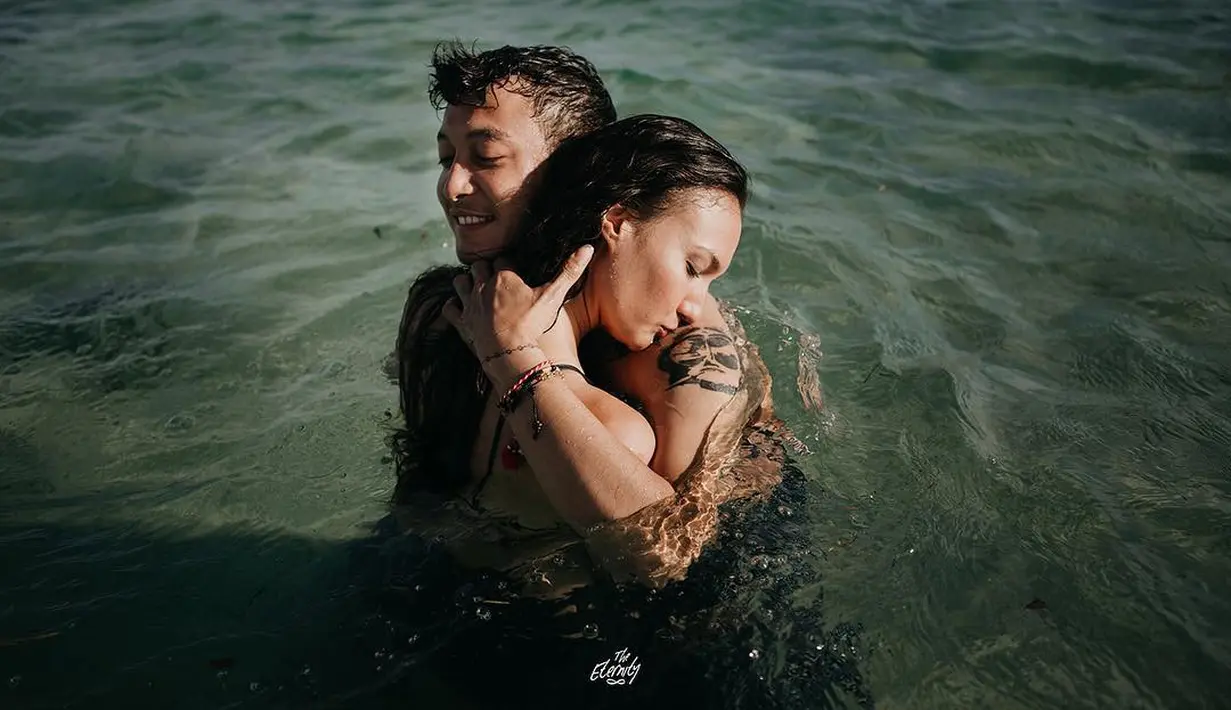 Di venue resepsinya di Jakarta, tepatnya di Marina Batavia, kawasan Sunda Kelapa, Jakarta Utara, Mingu (15/7/2018), Dimas mengatakan bahwa ia dan Nadine belum pernah bertandang ke Bhutan. (Instagram/nadinelist)