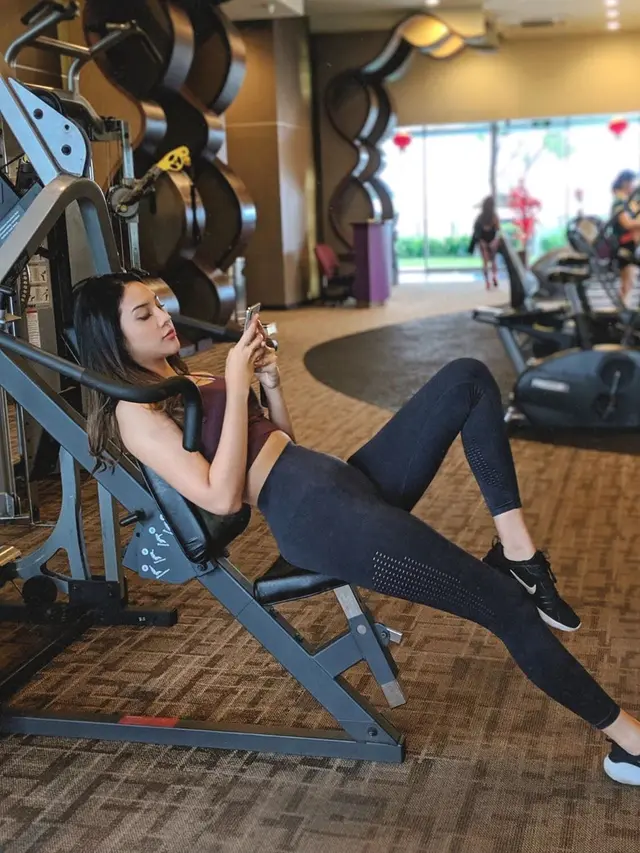 Jaga Postur Tubuh, Ini 7 Gaya Anya Geraldine saat Berolahraga