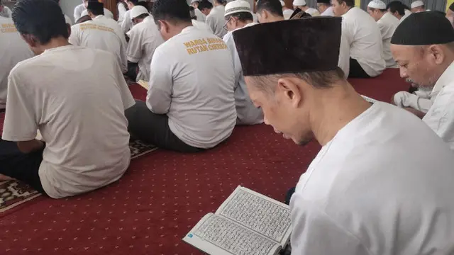 Cerita Ratusan Warga Binaan Rutan Kelas 1 Cirebon Khatam Al-Quran di Bulan Ramadhan