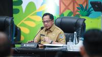 Mendagri Muhammad Tito Karnavian pada Rapat Koordinasi (Rakor) Pengendalian Inflasi Daerah dirangkaikan dengan Percepatan Pengembangan Industri Gim Nasional di Gedung Sasana Bhakti Praja (SBP), Kantor Pusat Kementerian Dalam Negeri (Kemendagri), Jakarta, Senin (7/10/2024).