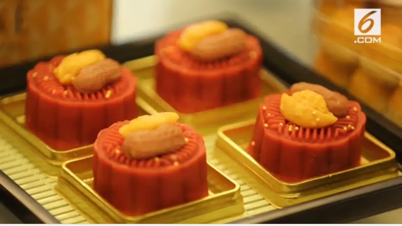 Kue bulan kini bisa dinikmati dengan sensasi yang berbeda. (Liputan6.com)