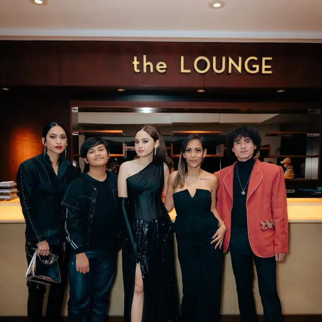 6 Potret Gala Premiere Jailangkung: Sandekala, Diangkat dari Mitos di Masyarakat
