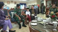 Karim bersama Panglima TNI Hadi Tjahjanto. (foto: istimewa)