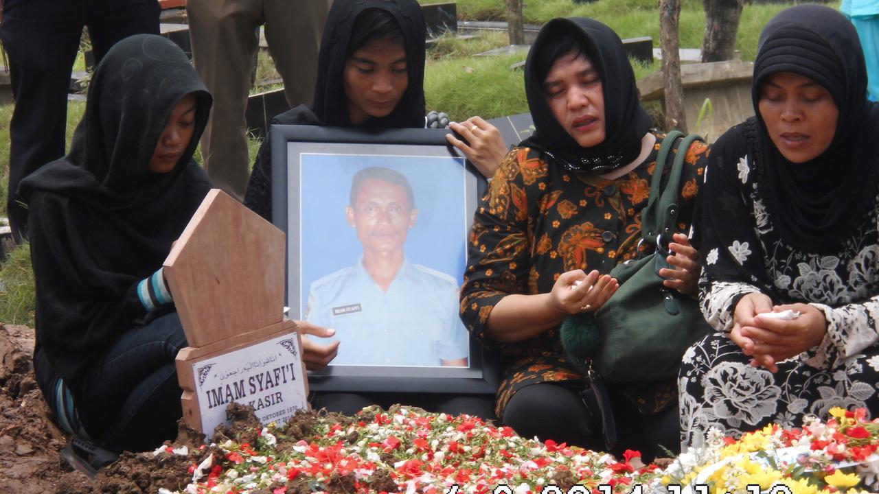 Pemakaman Sertu Imam Syafi'i di TPU Perwira- 2