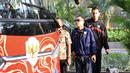 Tom Haye usai turun dari bus Timnas Indonesia di Hotel Fairmont, Jakarta pada Jumat (21/3/2025).