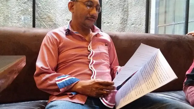 Akademisi UKI Paulus Makassar, Jermias Rarsina mengungkapkan adanya unsur tipikor dalam kasus tambang galian C di Kabupaten Maros (Liputan6.com/ Eka Hakim)