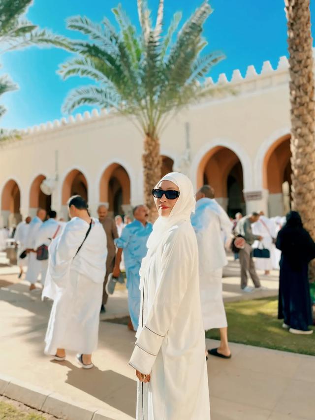 Artis Umroh Saat Tahun Baru