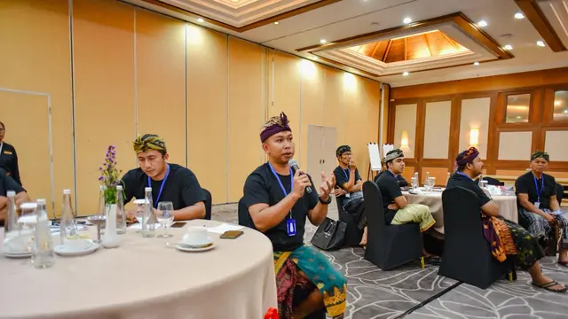 Pemandu wisata atau tour guide di Bali mengikuti pelatihan kompetensi dan sertifikasi profesi. (Ist)