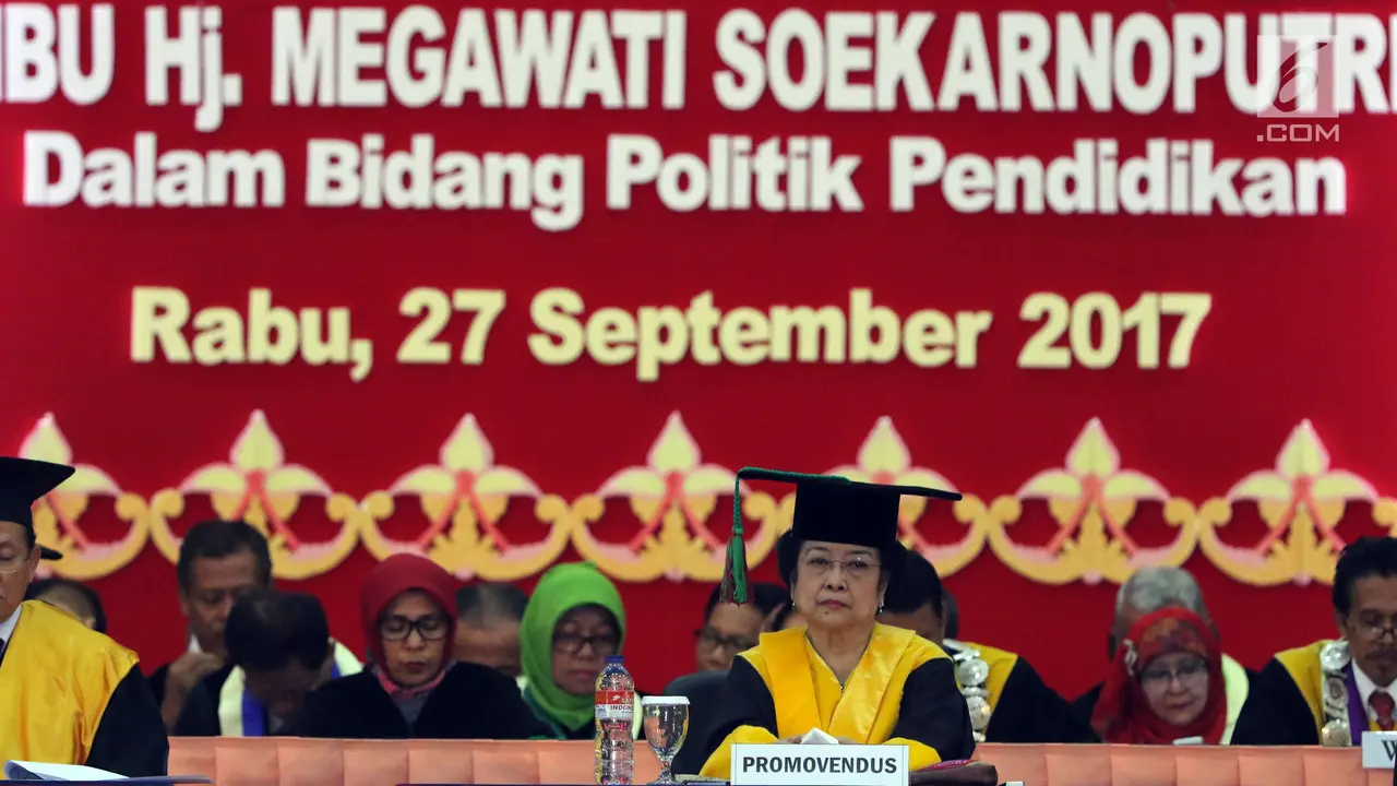 Megawat Dapat Gelar Doktor Kehormatan Bidang Politik Pendidikan