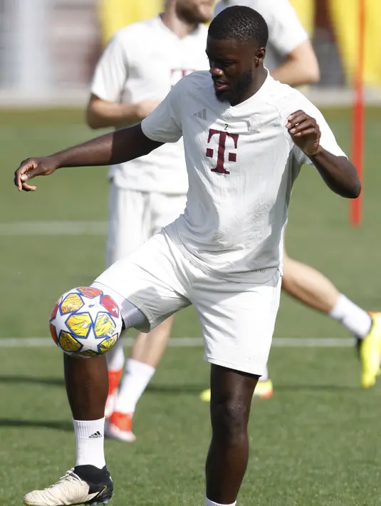 <p>Namun, di Liga Champions, Bayern masih sanggup melangkah hingga empat besar. (Michaela STACHE / AFP)</p>